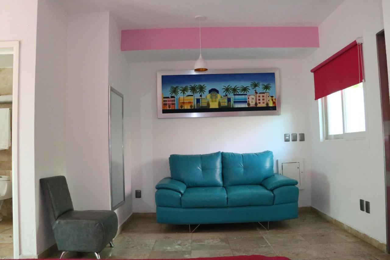 נובו ואלארטה Miami Inn מראה חיצוני תמונה